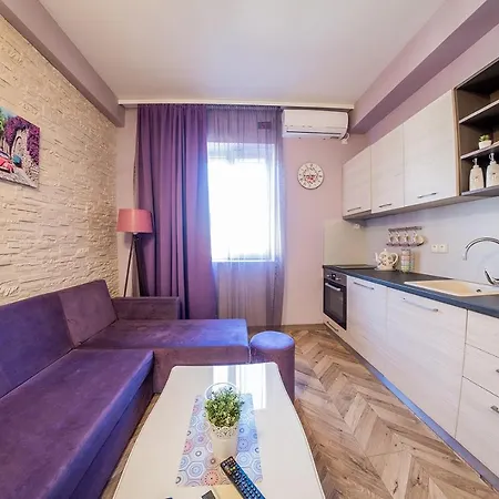 Апартамент Violet Life